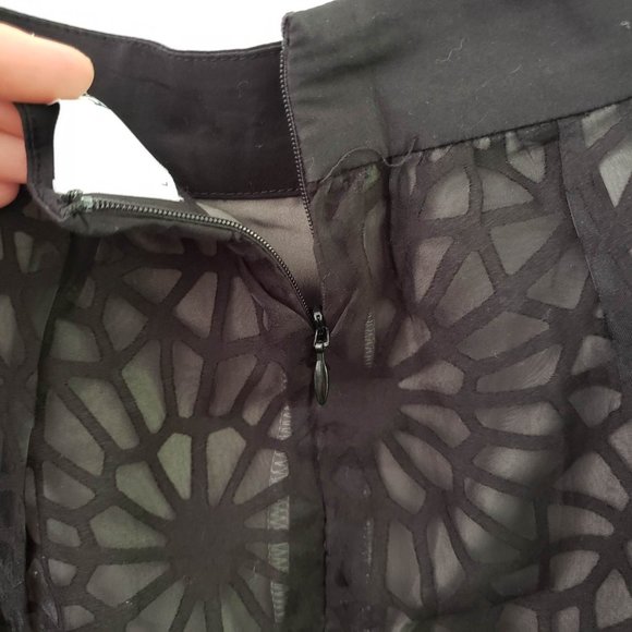 skater skirt in embroidered veil with lining, size L - Picture 6 of 7